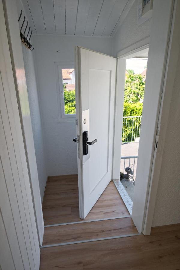 Lake Getaway Apartment With Private Entrance, Right On The Lake Constance Cycle Path, Barbecue Area, Free Wifi, Netflix And Free Bikes Salmsach Exterior photo